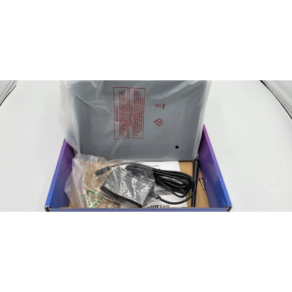 NIB SYLVANIA  WiFi 7 inch Digital Photo Picture Frame Black SDPF7904-DG
